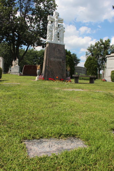 Thomas Licavoli's gravesight in Mt. Olivet Cemetery